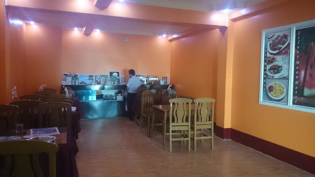 Silver Moon Hotel Янгон Екстериор снимка