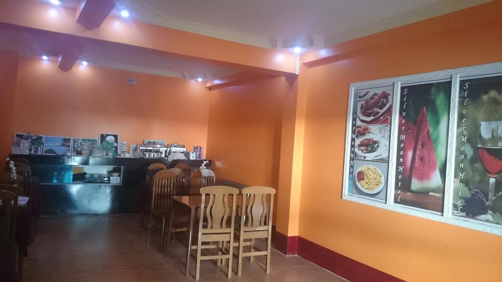 Silver Moon Hotel Янгон Екстериор снимка