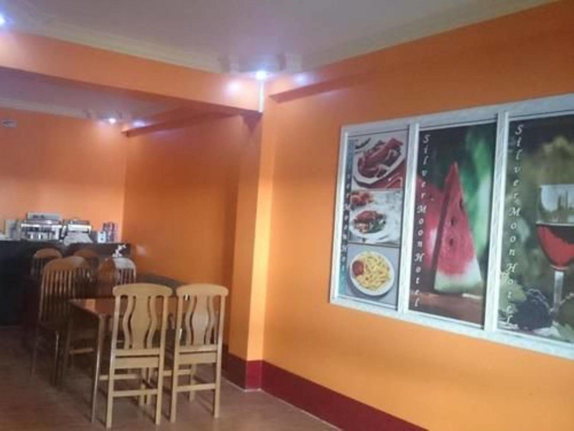 Silver Moon Hotel Янгон Екстериор снимка